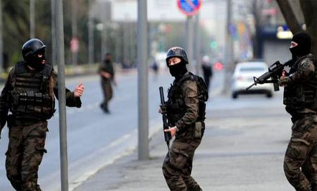 Turquía: Enfrentamientos dejan 2 policías y 7 terroristas de Daesh muertos